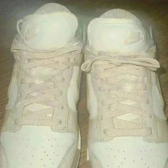 Nike sneakers size 8.5 EUC. - Picture 7 of 7